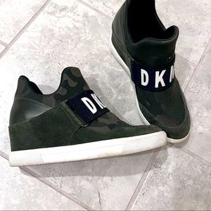 DKNY Camo wedge sneaker